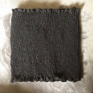 Black ruffle tube top!